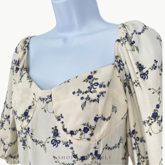 NWT Reformation Women's Lua Puff Sleeve Floral Smocked Top Sz 8, Ivory & Blue - Picture 12 of 16